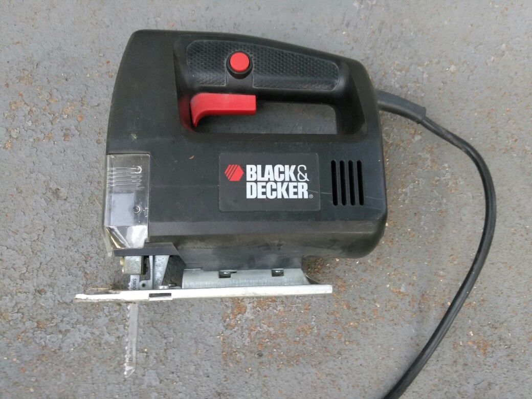 BLACK N DECKER JIGSAW. READ DETAILS