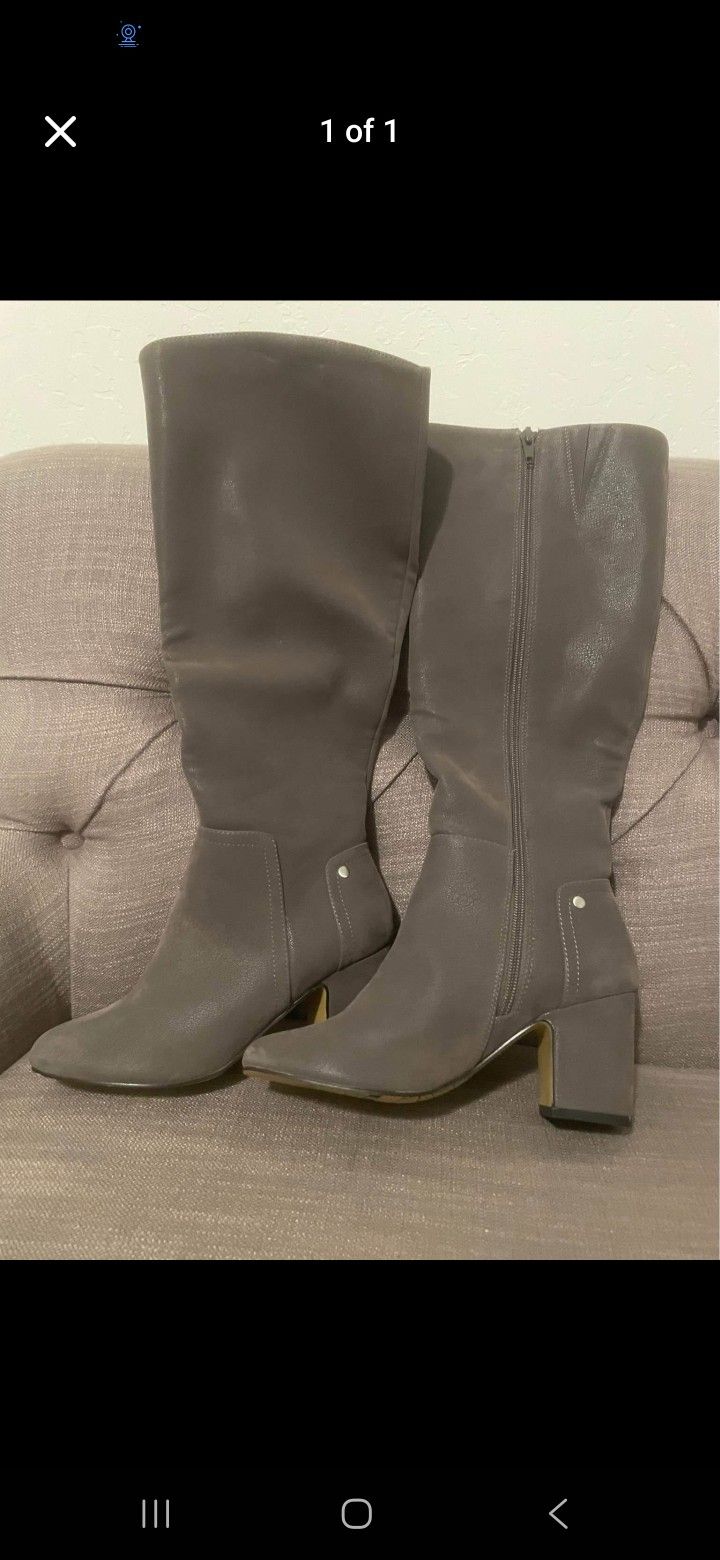 Grey Boots Close To Knee Height