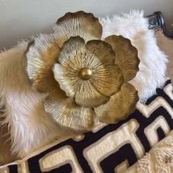 Large Gold Metal Flower Wall Hang