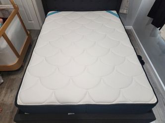 Queen Size Mattress & Small Desk