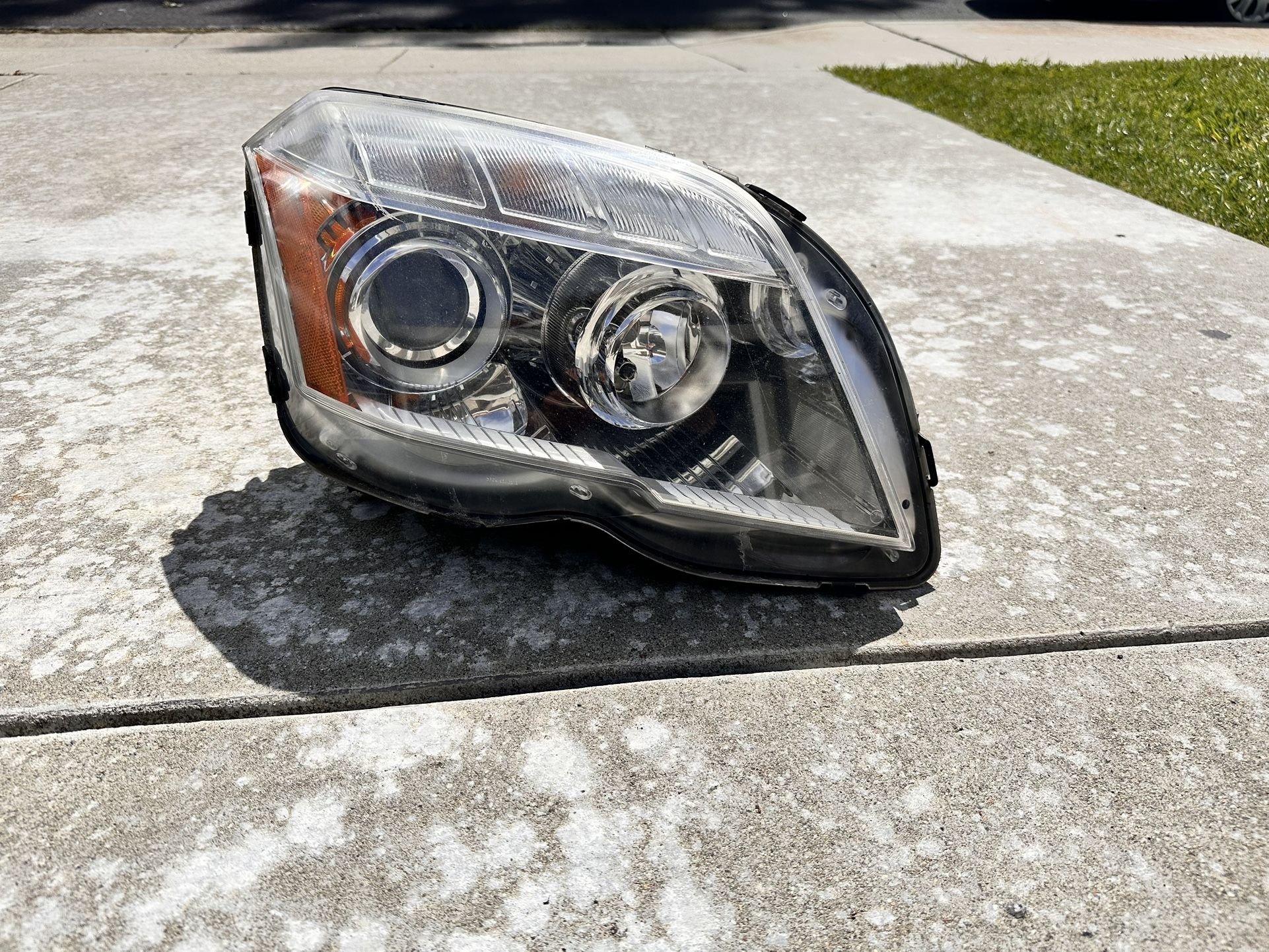 2011 Mercedes Benz GLK350 Headlight $205