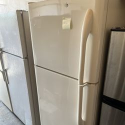 Frigidaire Refrigerator 