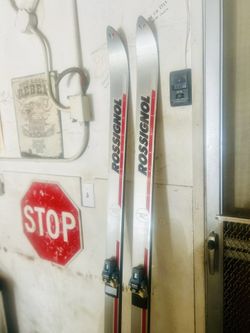 Skis With Bindings