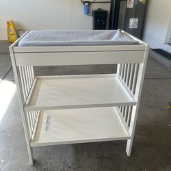 Free Changing Table