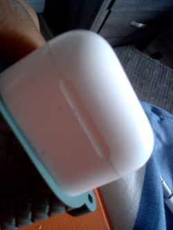 2nd generation Airpods