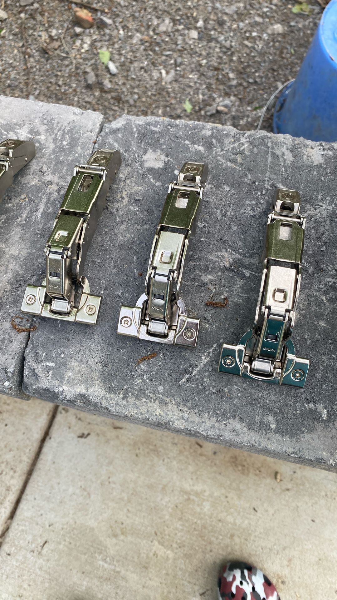 (32) Cabinet Clip Door Hinge