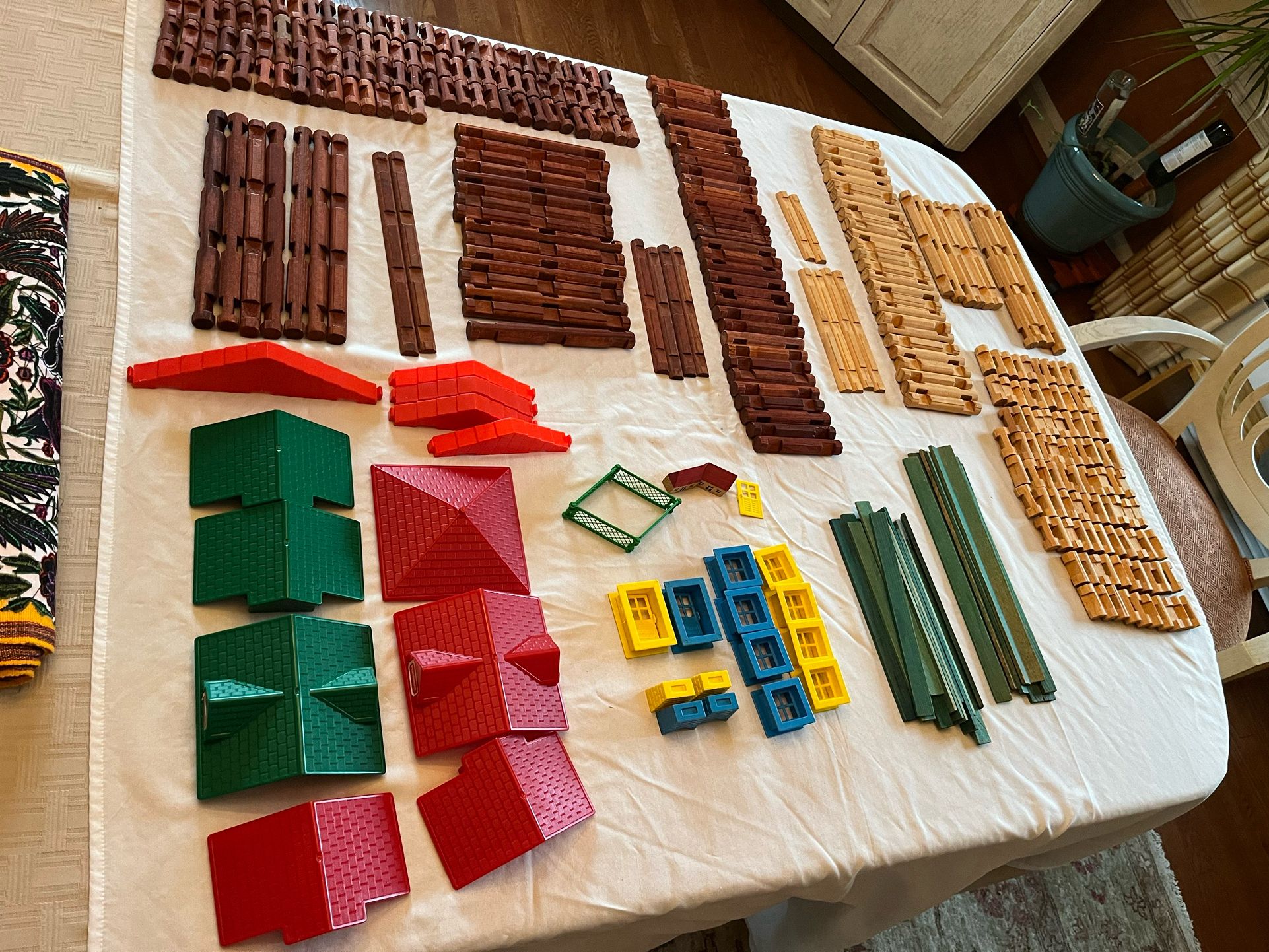 361-piece Lincoln Log Set