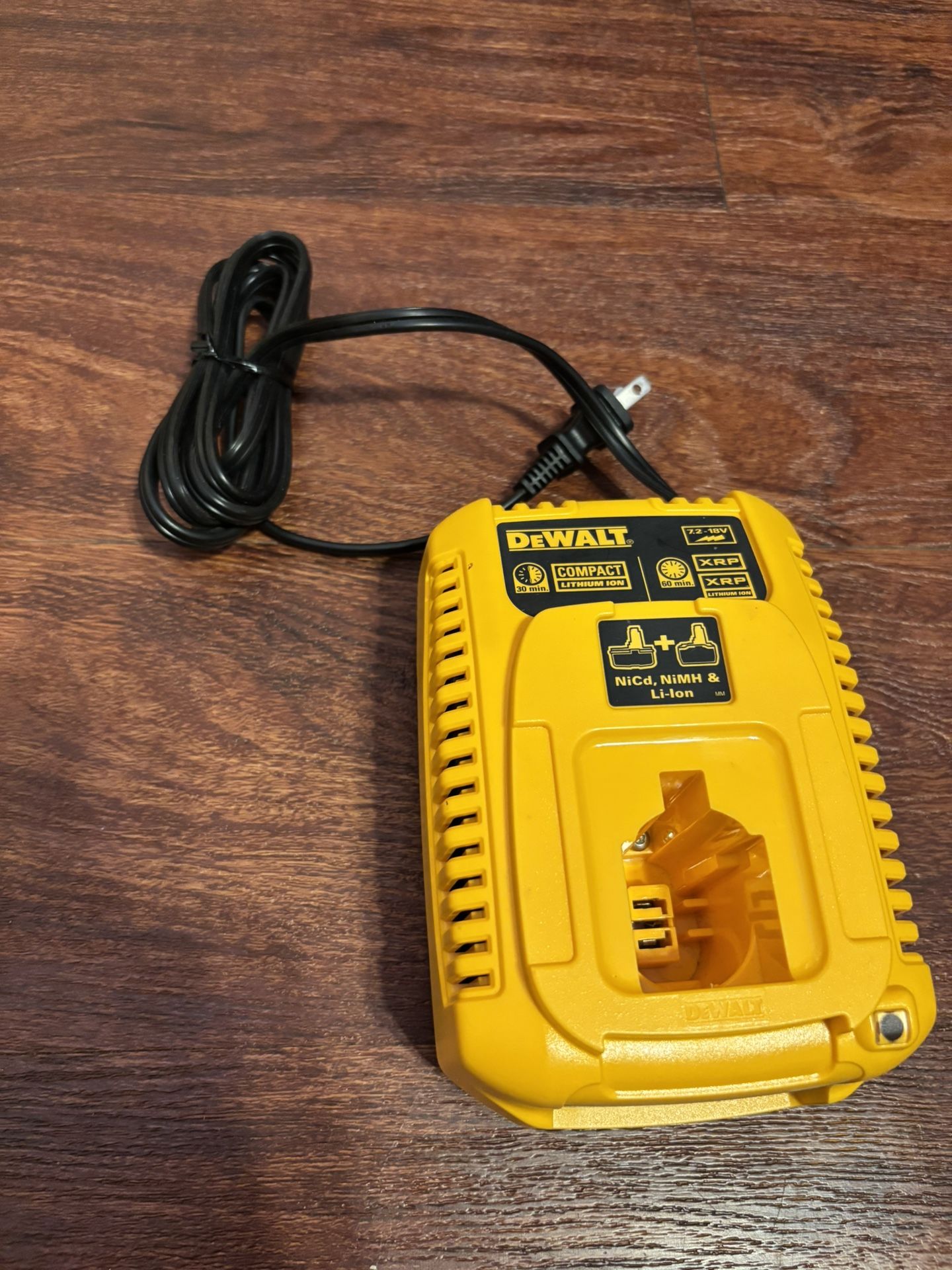 DeWalt DC9310 7.2 - 18 V Battery Charger