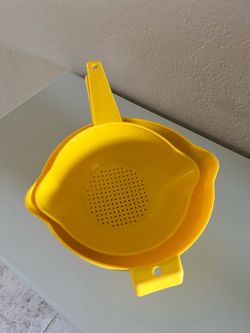 Vintage Tupperware Sunny Yellow Colander Set
