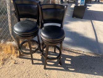 2 Bar stools