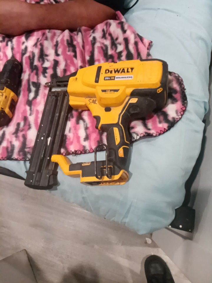 DeWalt Nailer