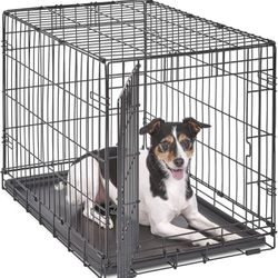 Single door dog crate 30L x 19 x 21 inches
