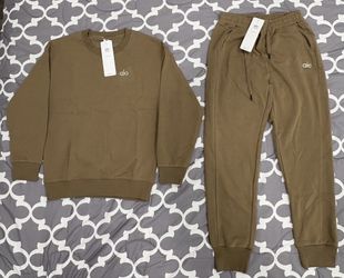 Women’s Brown Alo Yoga Set