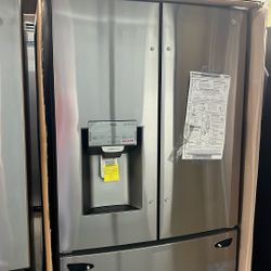 NEW IN BOX LG FRENCH STYLE REFRIGERATOR 