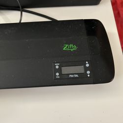 Zilla Pro Sol Reptile Light And Three Brand New Bulbs