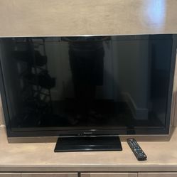 43” Panasonic TV 