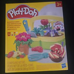 Play-Doh Blooming Flowers Set
Kinetic Sand - Kids - Summer - Spring - Easter 