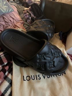 Men Louis Vuitton Slides Size 11 for Sale in Augusta, GA - OfferUp