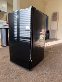 BLACK+DECKER 3.2 Cu. Ft. Mini Fridge with Freezer