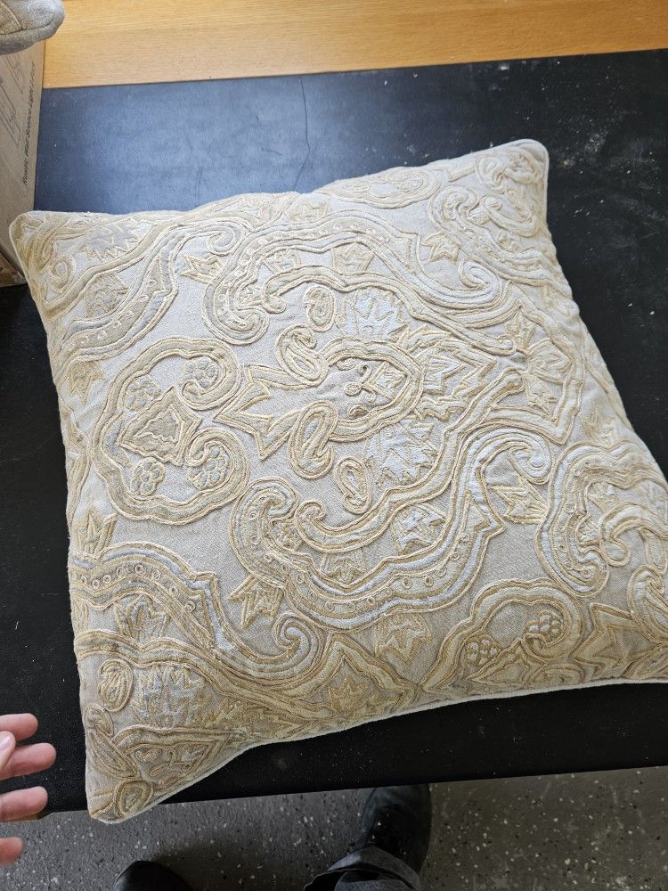 Decrative Throw Pillows