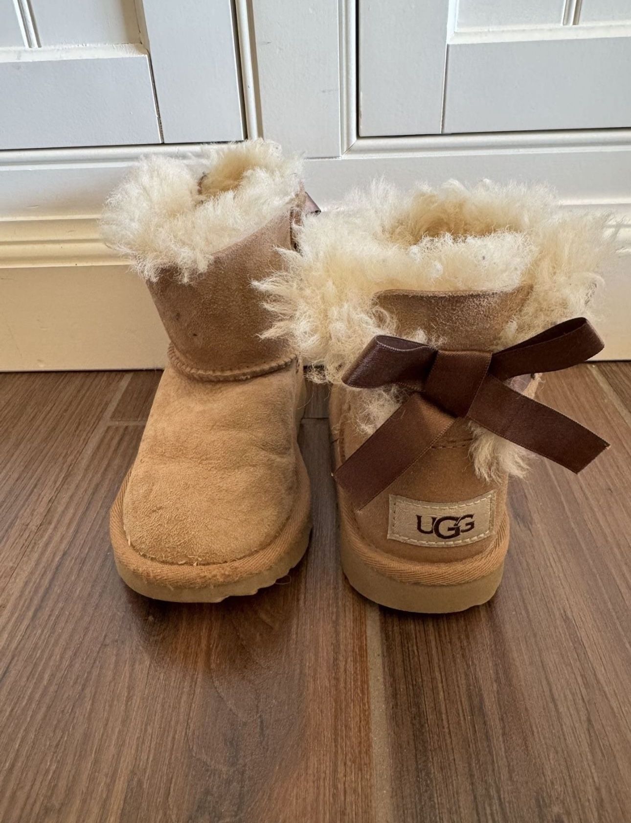UGG Mini Bailey Bow II Boot s in Chestnut Toddler Size 9