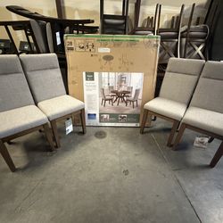 4 Dining Chairs 