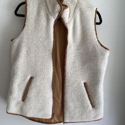 Old navy Sherpa Vest - M Size - Black & white 