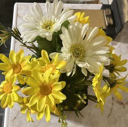 Floral Arrangements/Arts And Crafts