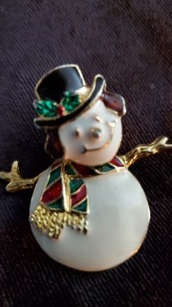 Bobble head snowman pin