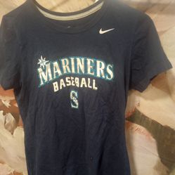 Woman's Nike  Mariners large t shirt
