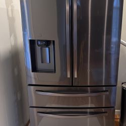 Samsung 28 cu. ft. Black Stainless French Door Refrigerator - RF28R7351SG