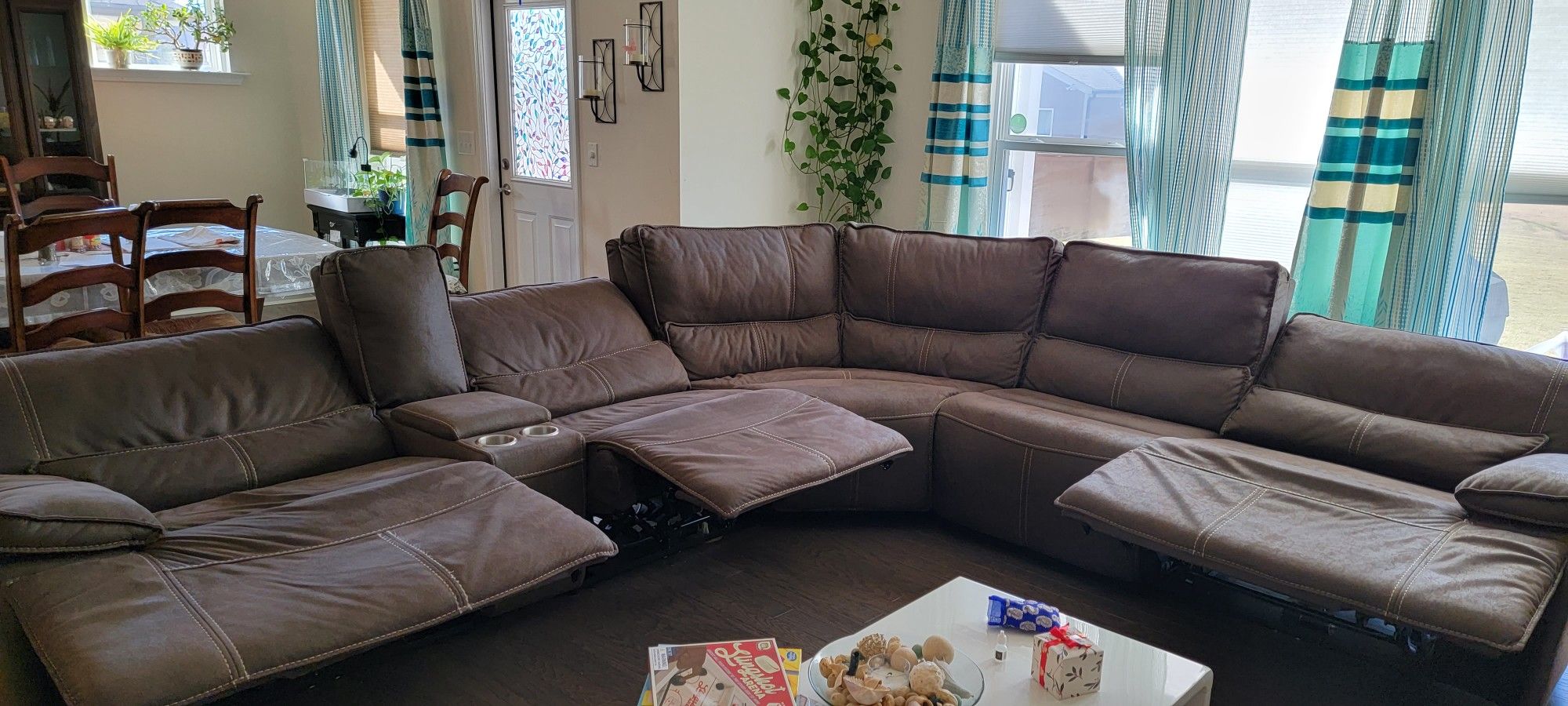 Bryce
Fabric Power Reclining Secti