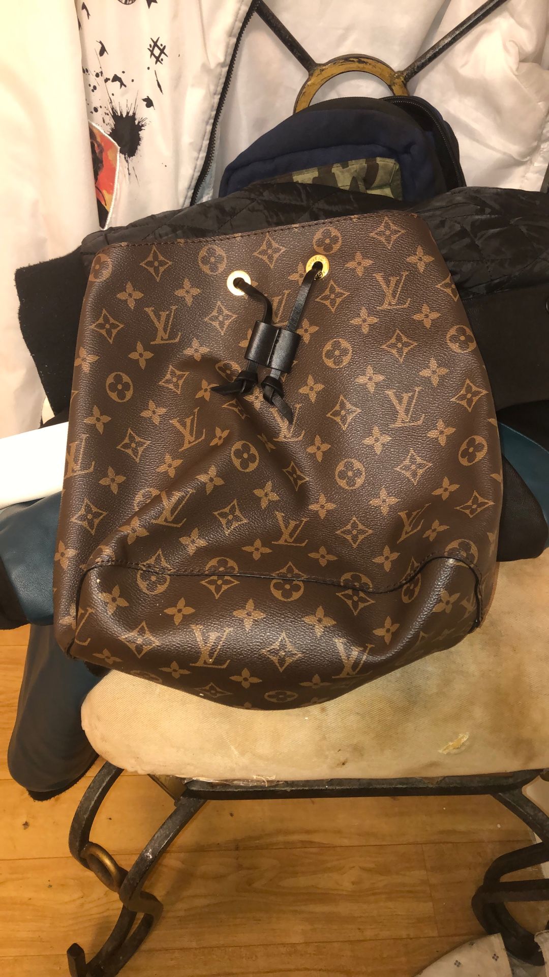 Louis Vuitton Tote bag/handbag, authentic Louis Vuitton, original strap with the purse