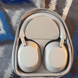 WH-1000XM5 Premium Sony Headphones