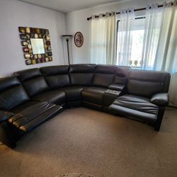 Sectional With Two Recliners