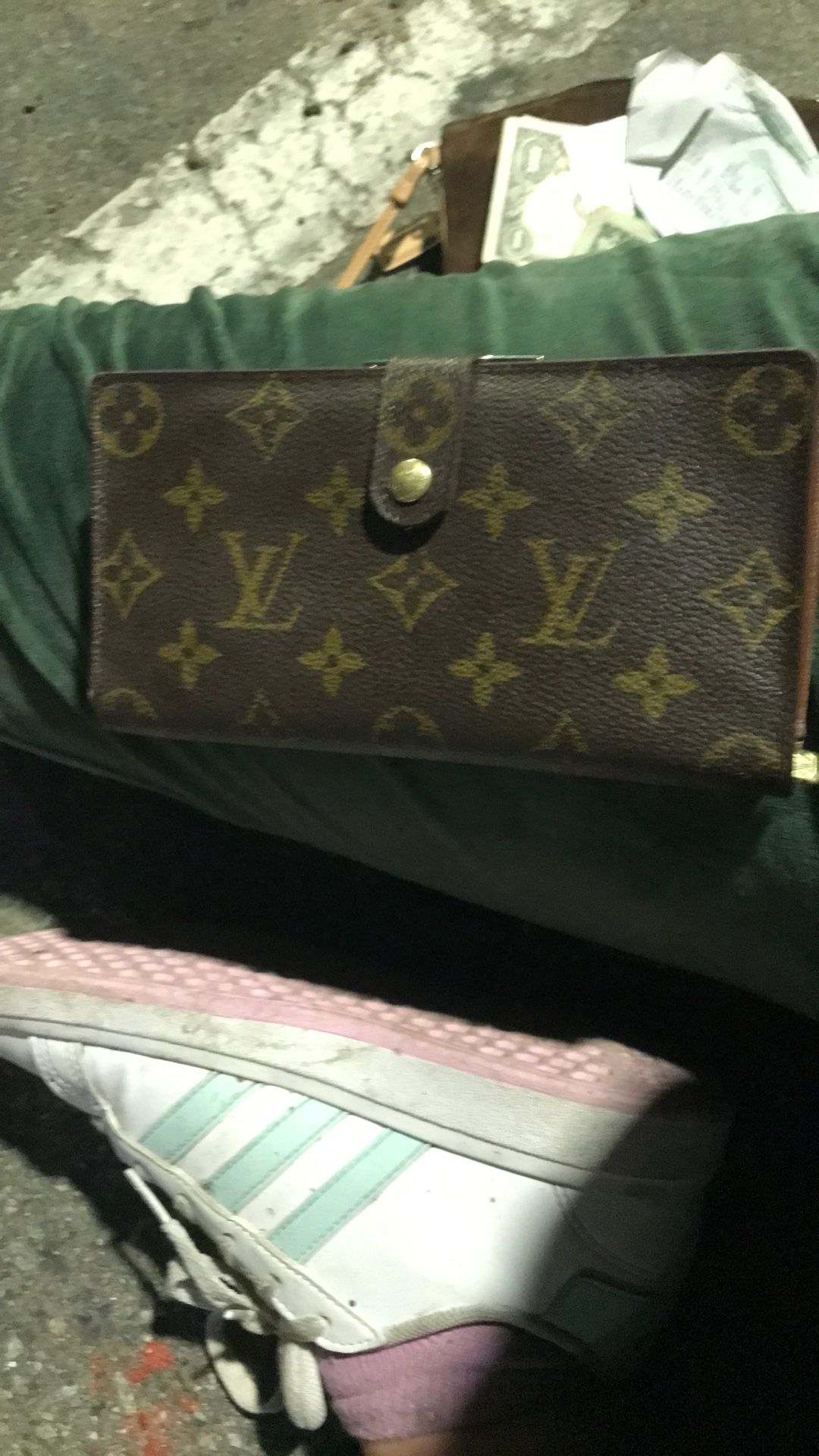 Women Luis Vuitton Wallet