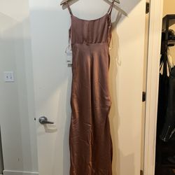 Brand New With Tags Revelry Bridesmaid Dress Desert Rose Sky Satin Size 2 Unaltered 