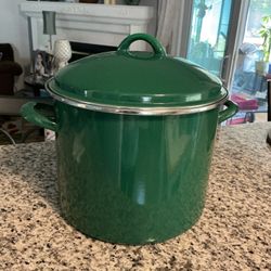 Enamel-On-Steel 20 Quart Stockpot with Cover
