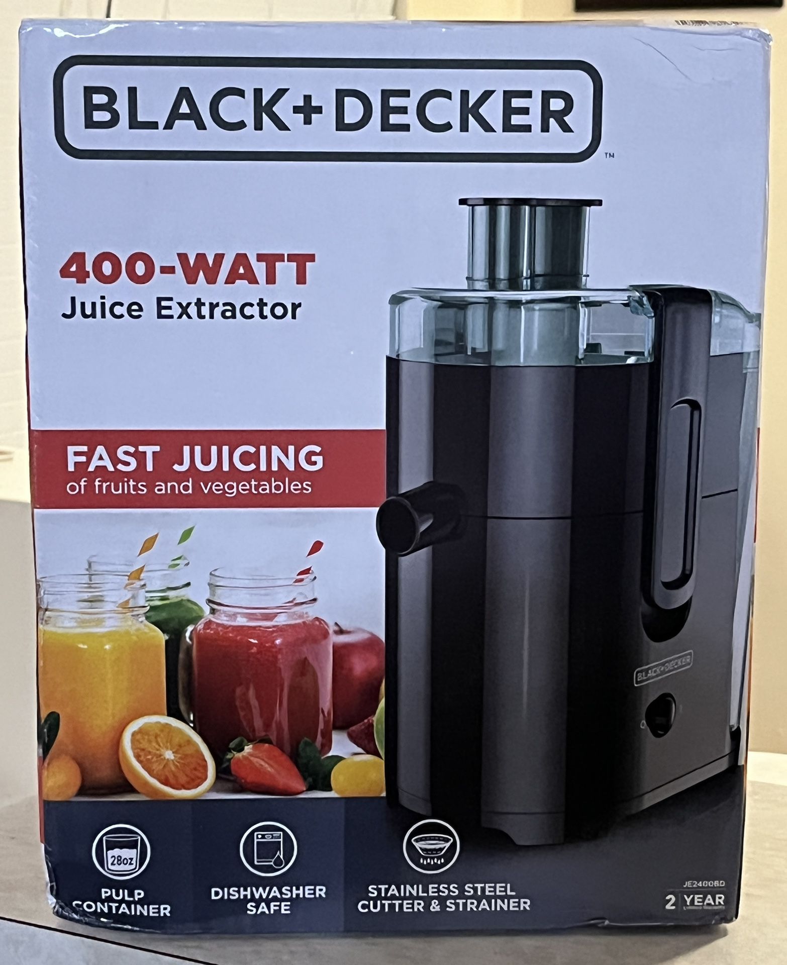 BLACK+DECKER Fruit and Vegetable Juice Extractor, 400-Watt Black, JE2200B,  12.2 x 6.6 for Sale in Houston, TX - OfferUp