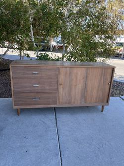 Vintage MCM Walnut Sliding Door Cabinet Sideboard ( Can Deliver For $10 )