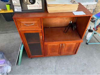 Kitchen cabinet
