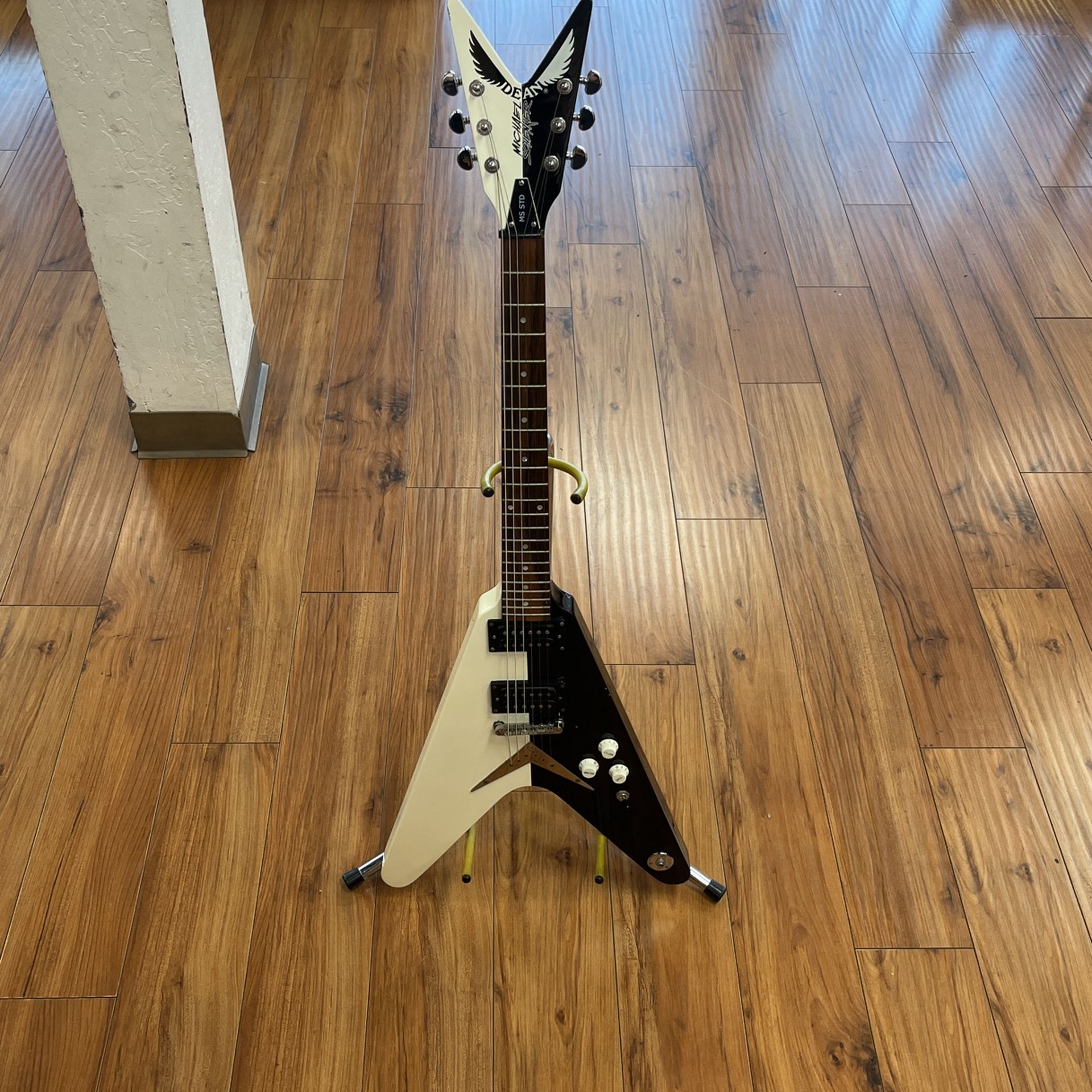 Dean, Michael Schenker Guitar, MS STD, With Soft Case, In Good Condition