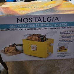 Brand new nostalgia grilled cheese sandwich toaster. (Last one)