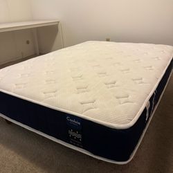 Coolvie Full Size Hybrid Mattress Very Clean and Excellent Condition