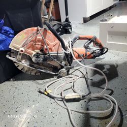 Floor cement cutter