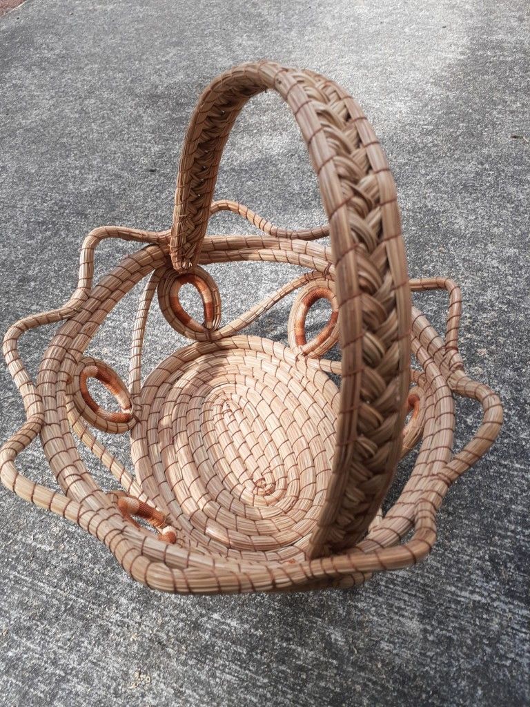 HAND MADE BASKETS / CANASTAS ECHAS A MANO