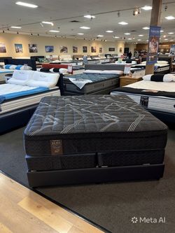 Elite Midnight Pro  king size mattress pillow top 12”.     New mattress in a plastic sealed  Venta de colchones  ☎️📲call or Tex (213)713-74-89   Habl