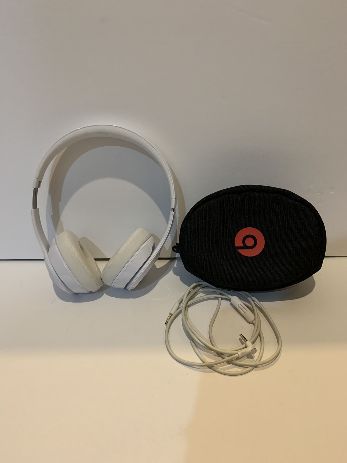 BEATS BY DRE wireless headphones
