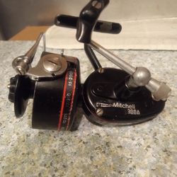 VINTAGE MITCHELL 300A SPINNING REEL MADE IN FRANCE LIGHT TO MEDIUM SIZE