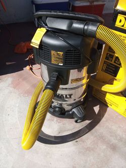 DEWALT 8 Gallon Wet/Dry Vac Stealthsonic